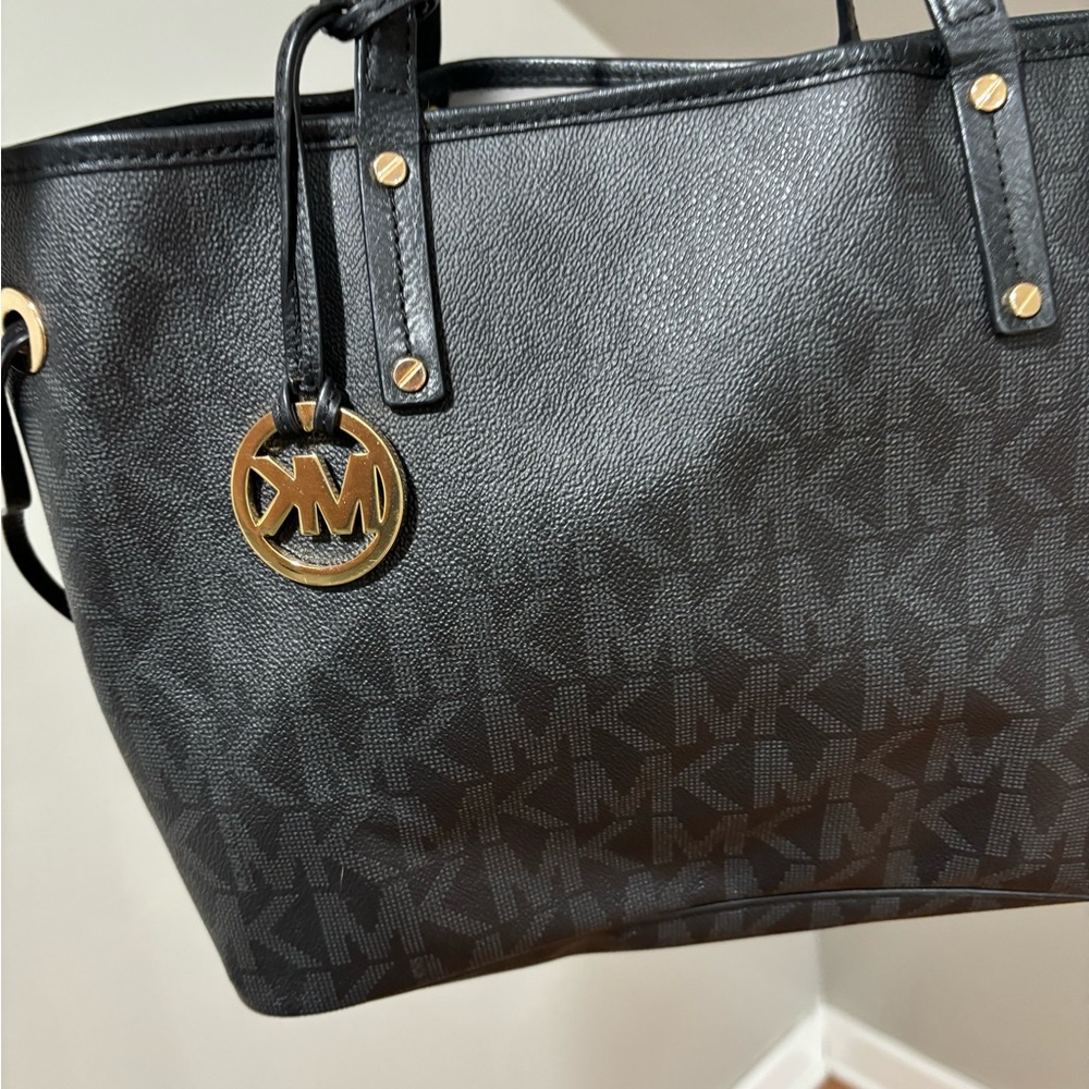 Michael khors tote bag